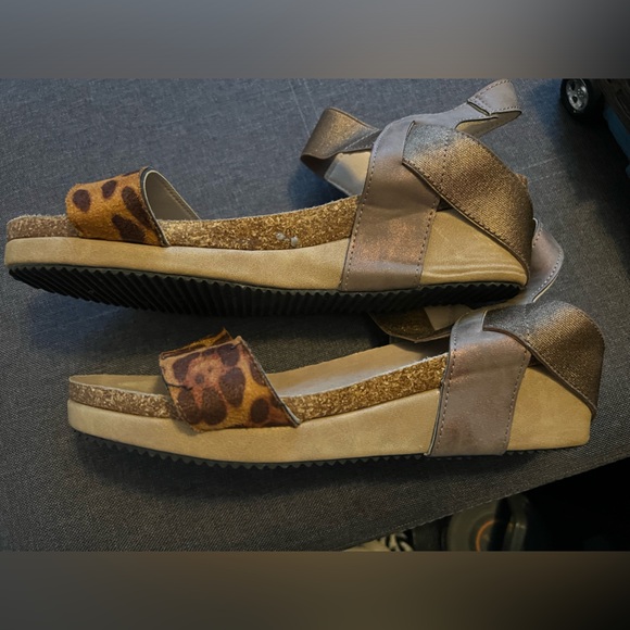 Leopard print wedge sandals - Picture 4 of 6